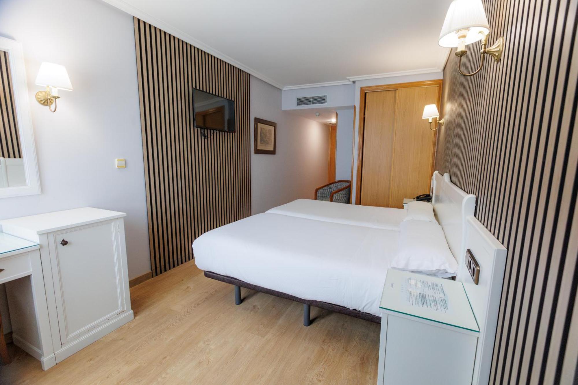 Hotel Ciudad Кангас-де-Оніс Екстер'єр фото